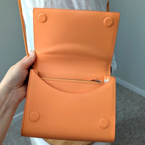 Baggu Bright Orange Compact Fine Grain Leather Purse - Picture 8 of 15